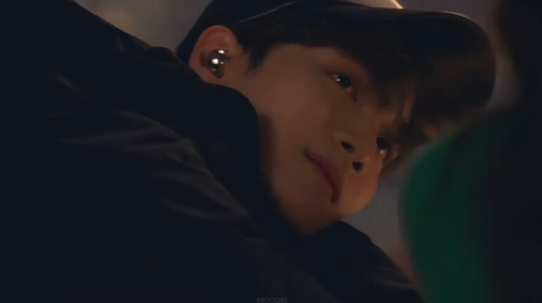  [너의 밤이 되어줄게] 직접 노래하는 중견 엔터 이사님.gif