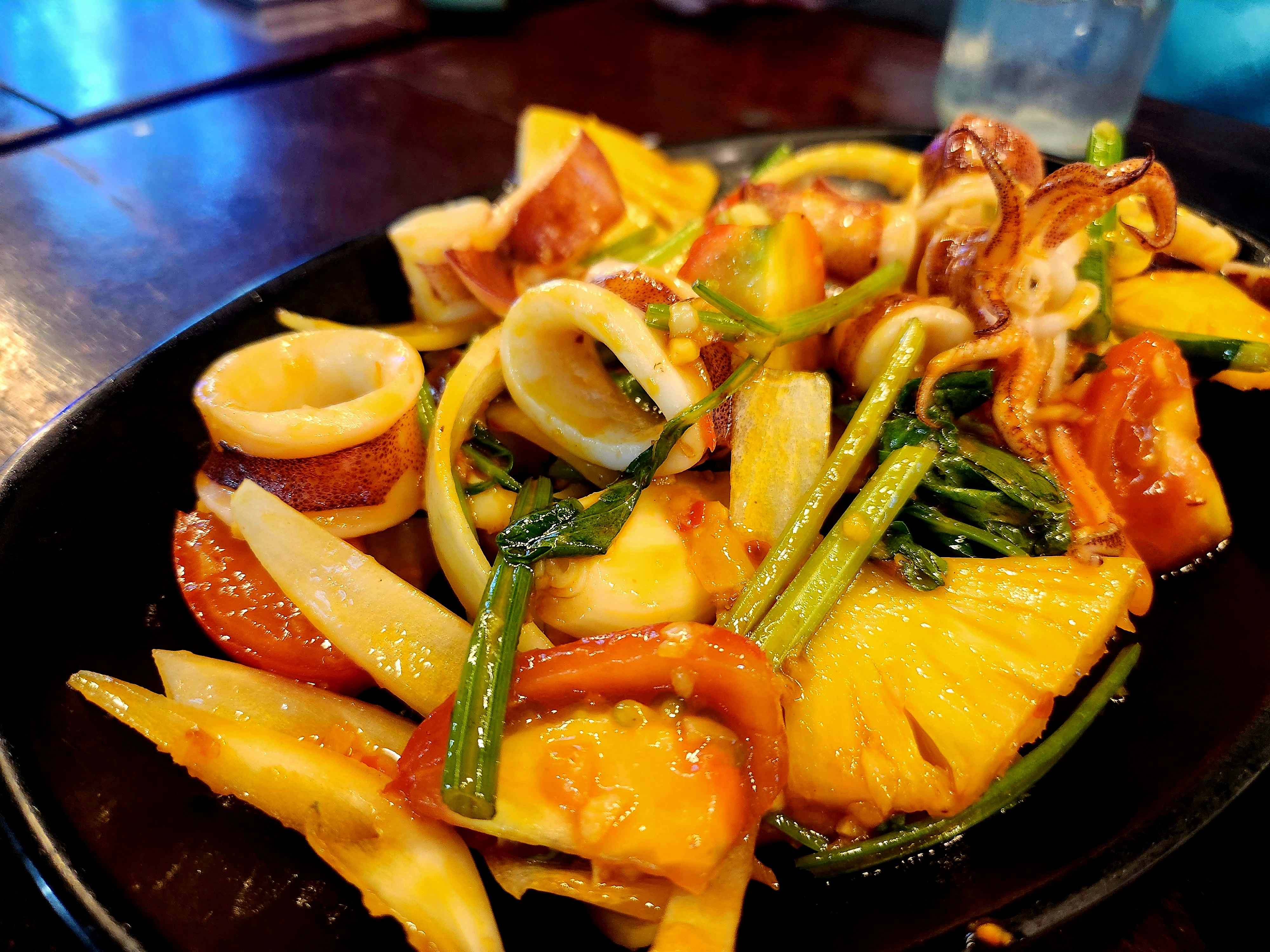  다낭 로컬 해산물식당(ĐÀ THÀNH QUÁN - Hải Sản Tươi Sống Giá Rẻ - Fresh Seafood)