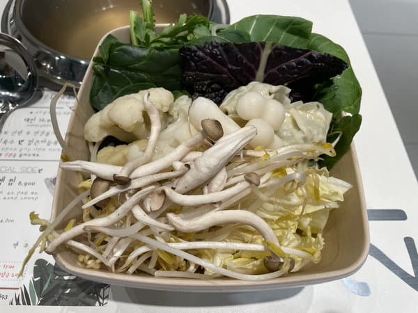 봄담아 동탄목동점 - 식사 준비