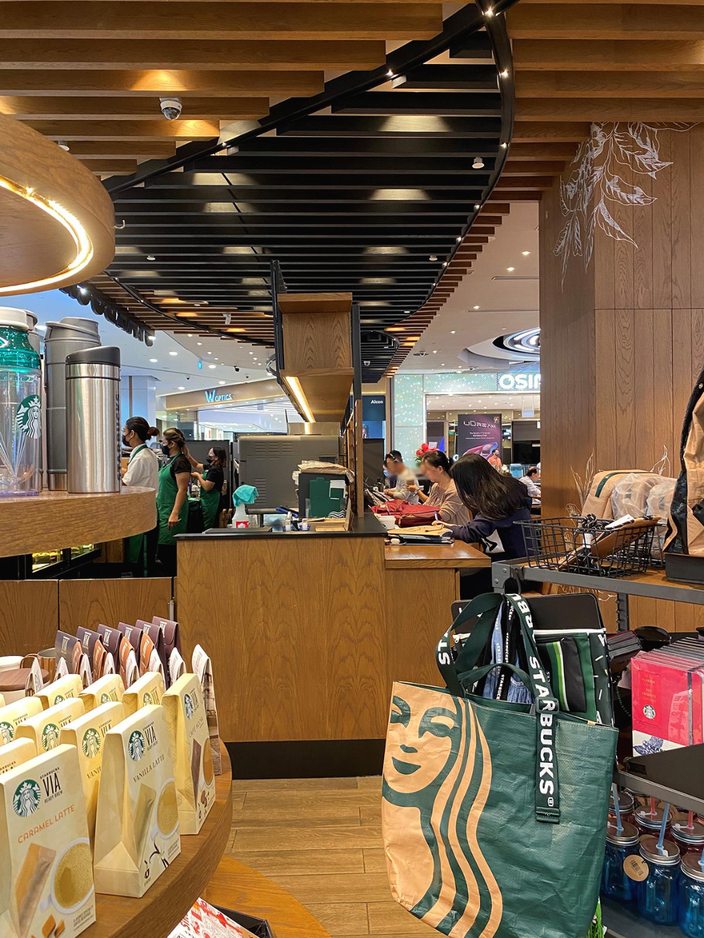 Starbucks Singapore Great World City, Starbucks Coffee & Goods © Photo by Kelly