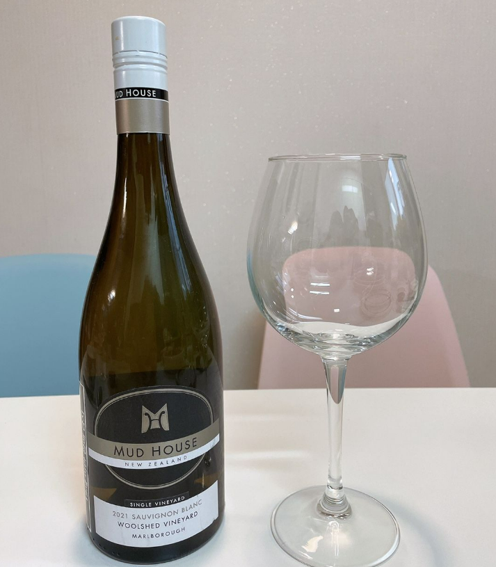  머드 하우스, 싱글 빈야드 울셰드 소비뇽 블랑 2021( Mud House, Single Vineyard Woolshed Sauvignon Blanc 2021)