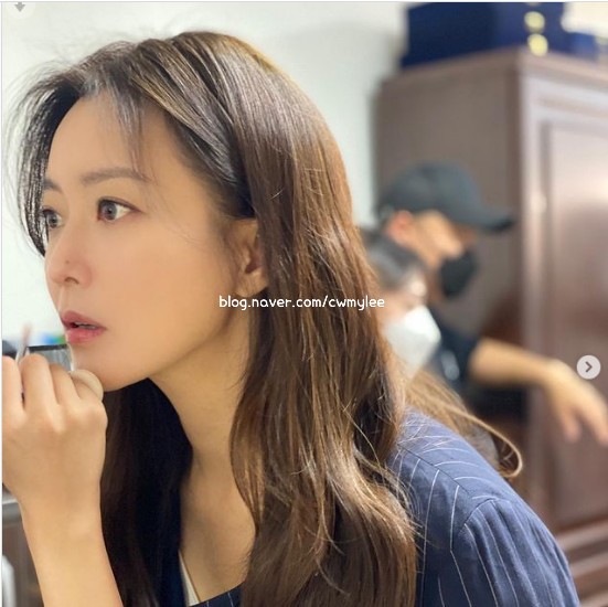 드라마 내일의 줄거리 배우 로운키 인스타 김희선 집의 위치 남편 박주영 나이 직업학력 프로필 혼혈 51