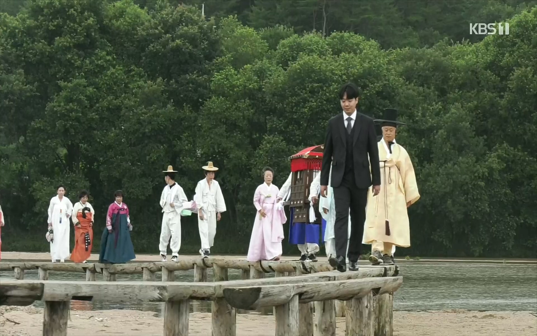 다큐 On.E156.220909p.H264-F1RST.mp4_20220910_190420.771.jpg