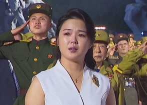  갑자기 왈칵..北리설주, '독설' 김정은 옆에서 눈물 고인 채 포착