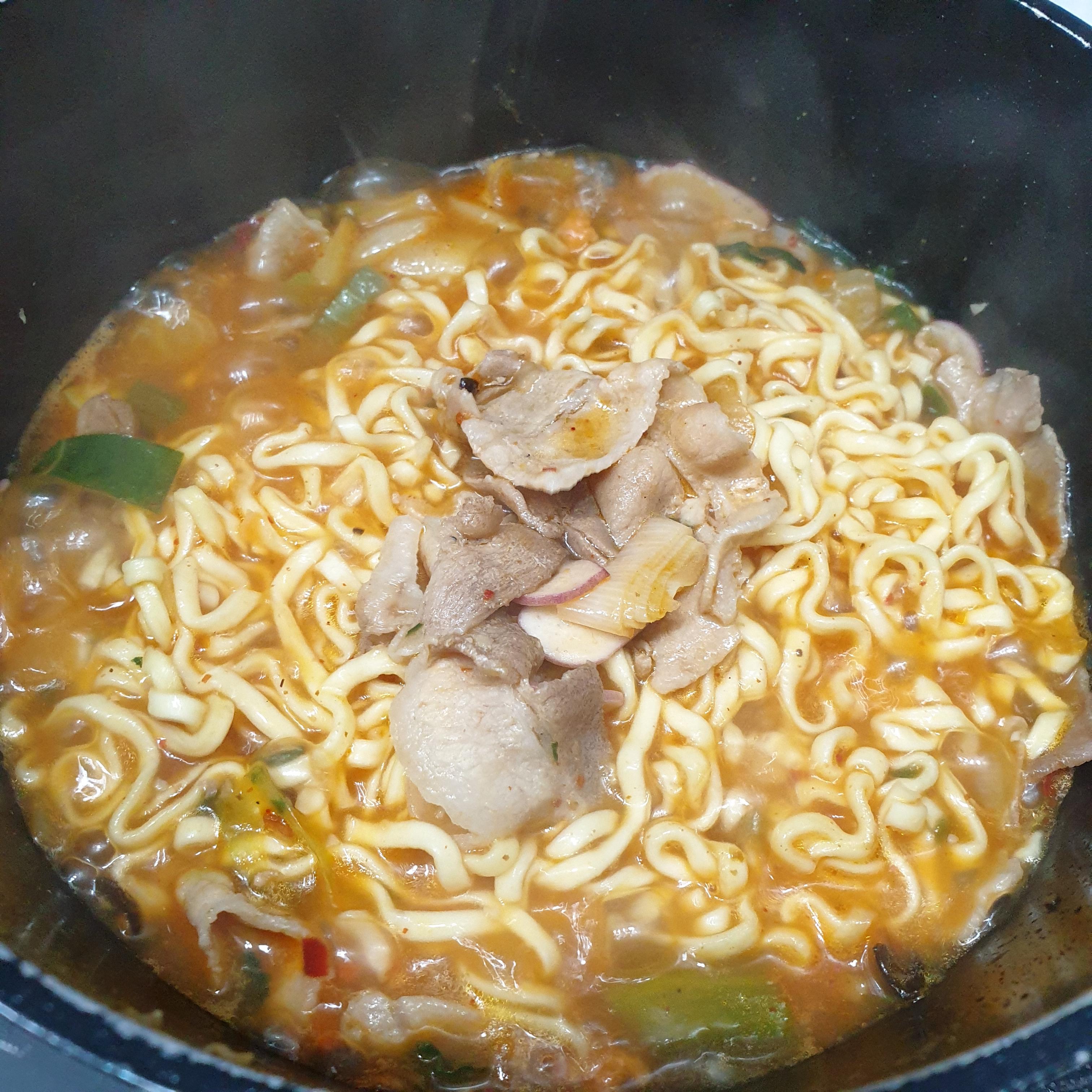  [마라소스활용 2탄] 마라라면 끓이는 법! 소스만 있다면 간단하게 뚝딱 만들 수 있어요!
