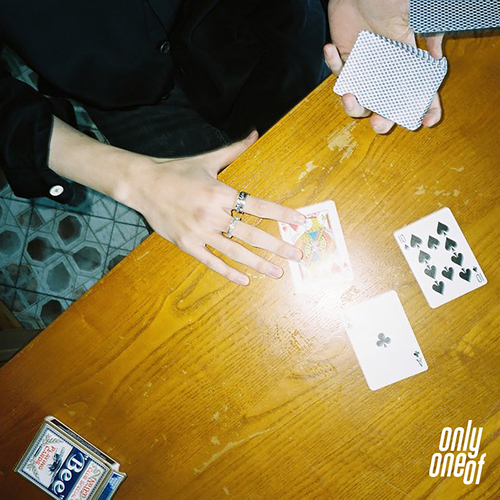  OnlyOneOf (온리원오브) MONEY (OnlyOneOf Ver.) 듣기/가사/앨범/유튜브/뮤비/반복재생/작곡작사