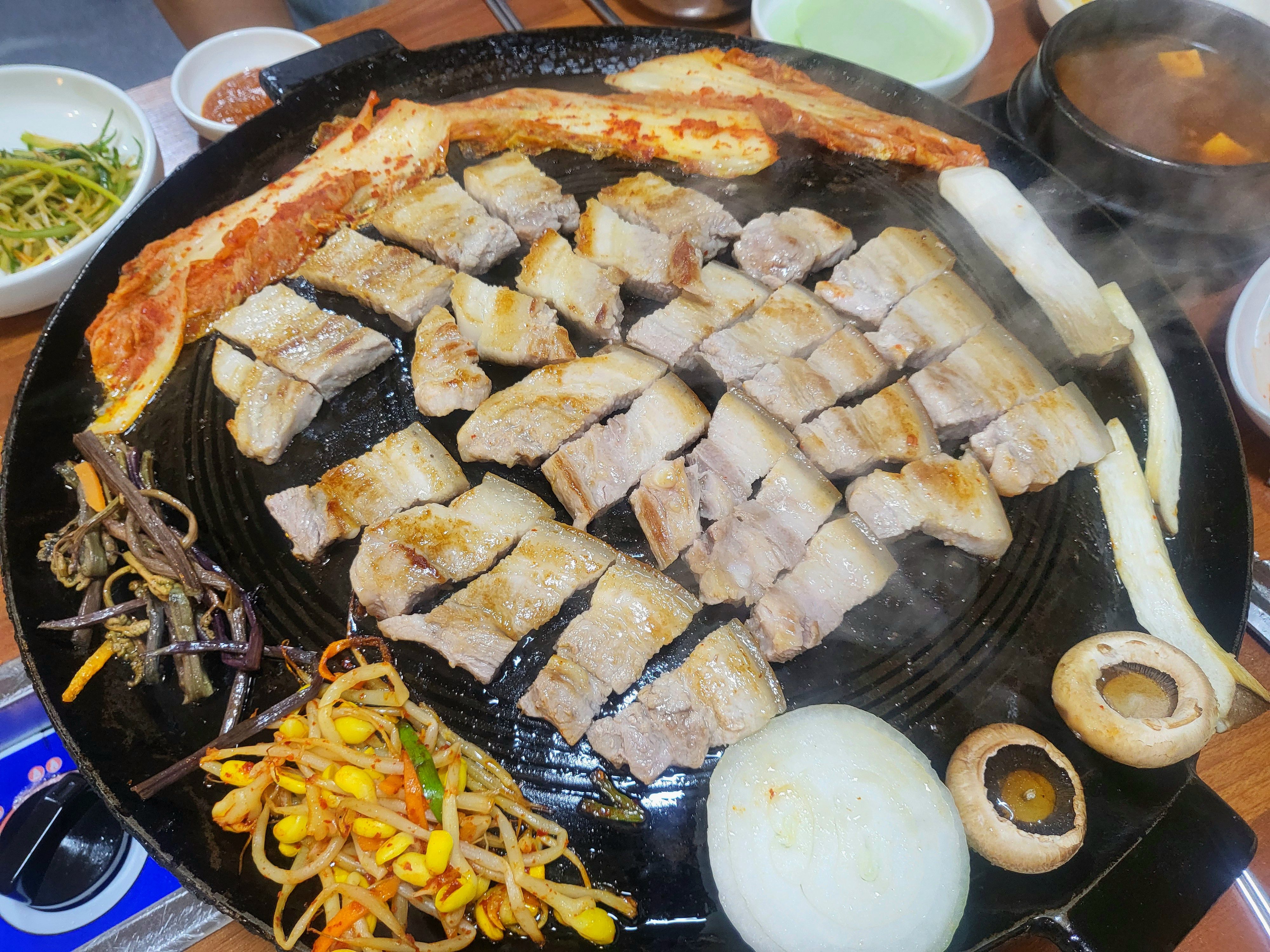 원동흑돼지 이미지