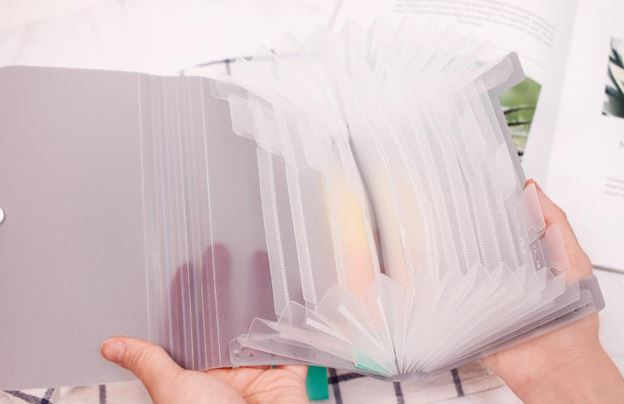 포켓파일-펼치는-사진