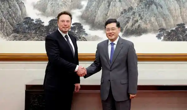  중국 외교부장과 CATL 설립자와 만난 일론 머스크의 중국 방문