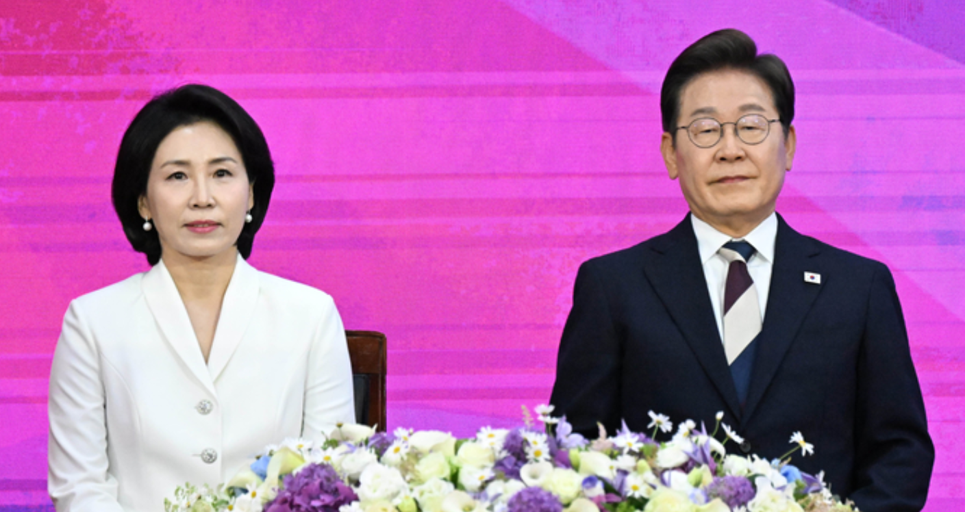 김혜경 여사, 대중의 평가와 숨겨진 그림자 내조 35년의 기록