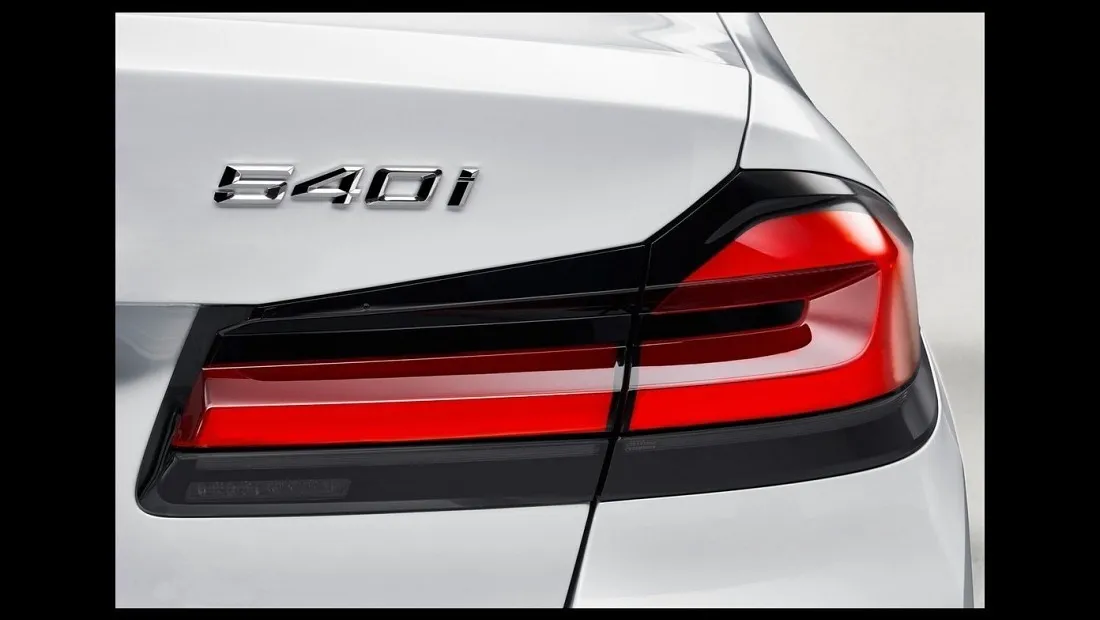BMW 5 시리즈 가격 실구매가 모의견적 제원 옵션 카탈로그 내부 색상 디자인 인테리어 편의사양 안전사양 총정리