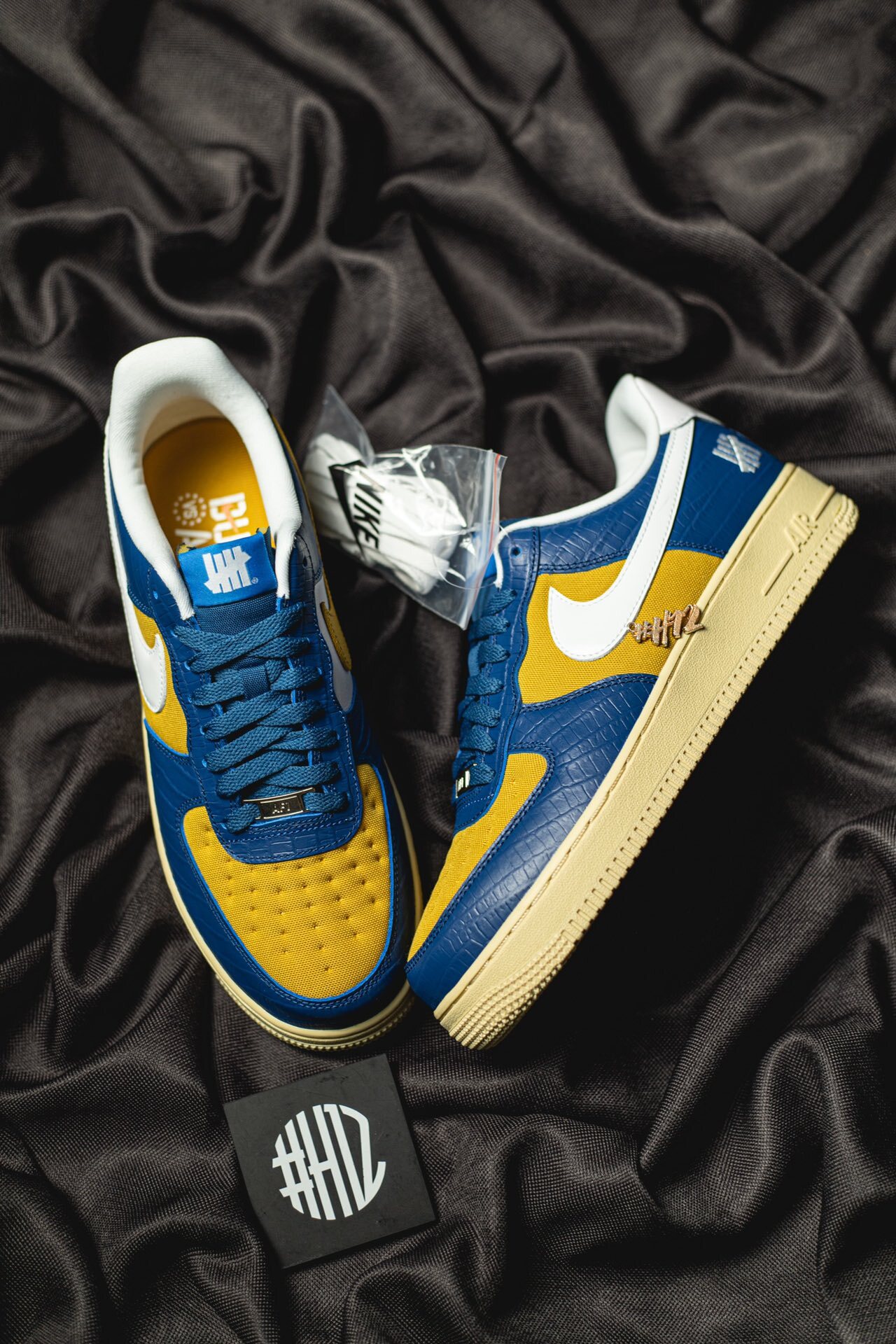  [NIKE x UNDEFEATED] H12 나이키 x 언디핏 에어포스1 로우 온잇 ON IT DM8462-400