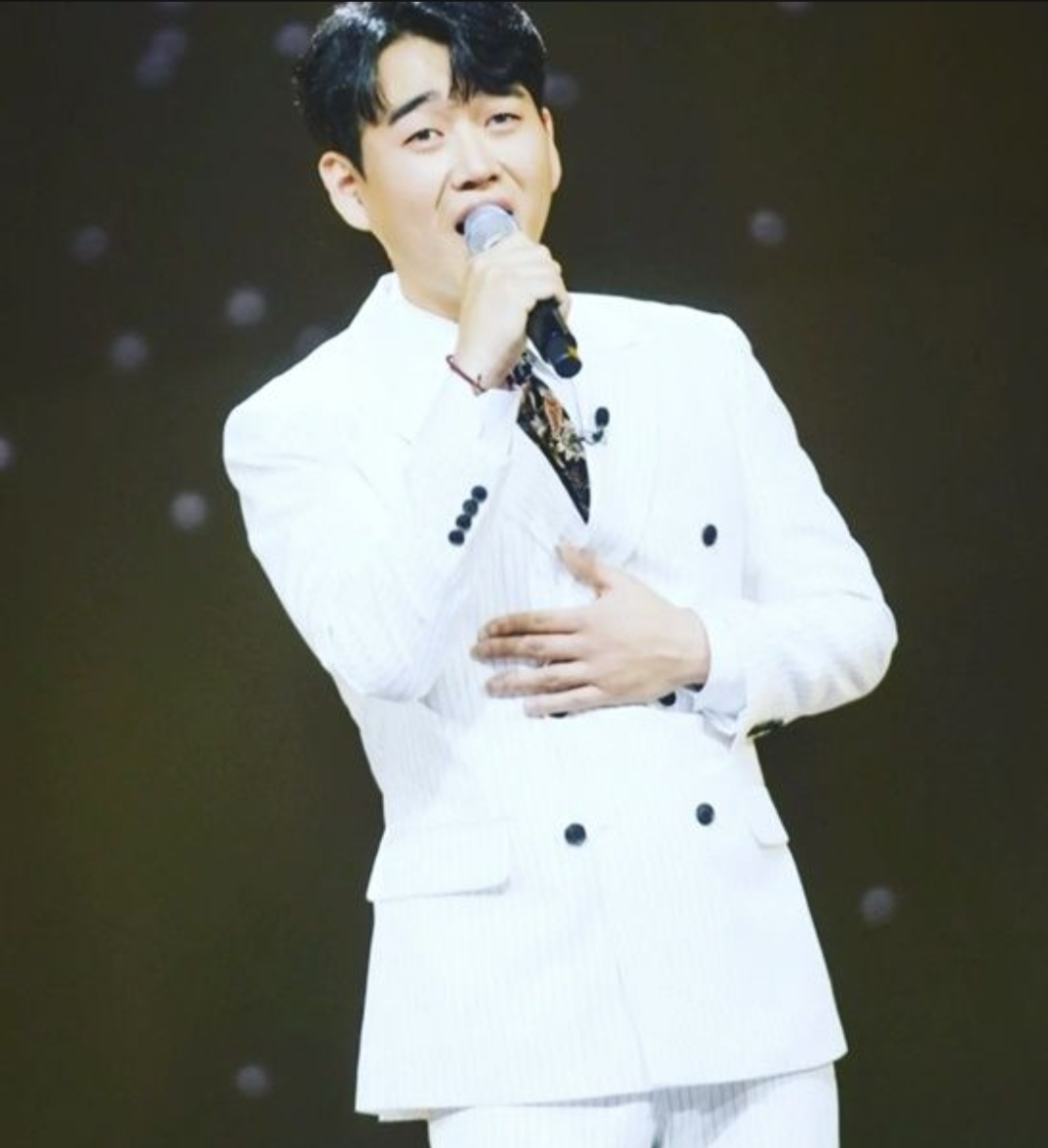  '황영웅 軍 문제'는 왜 빼?…우리엔터, 납득 어려운 '선택적' 해명