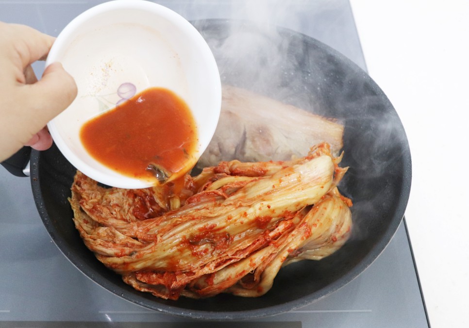 어남선생님 류수영 김치찜 레시피 돼지고기 앞다리접시 묵은김치요리 26