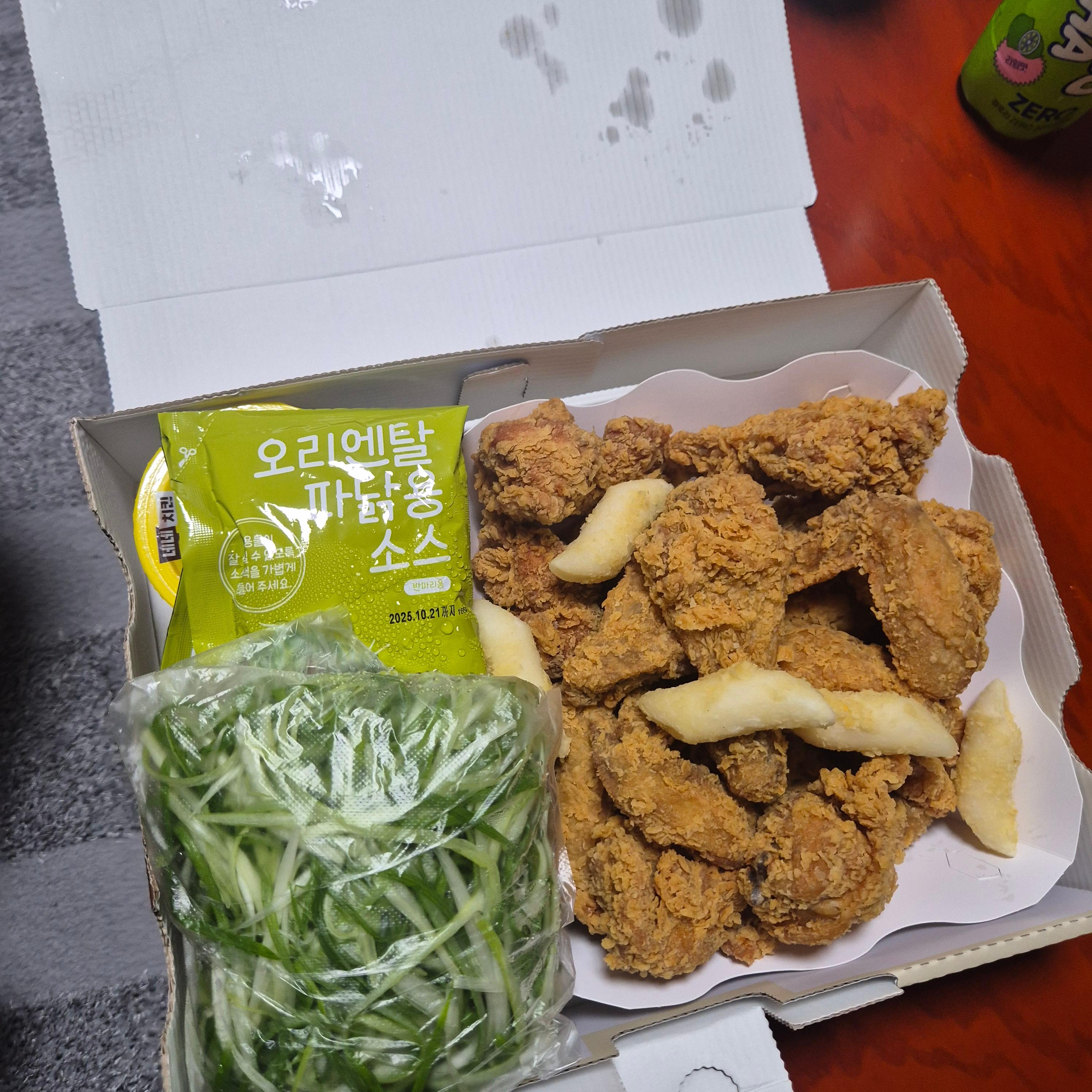네네치킨 이미지