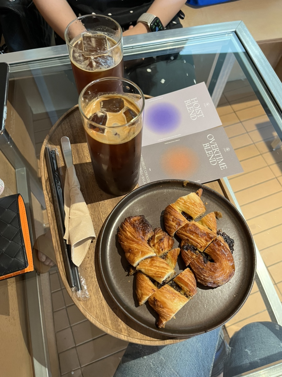 문래동에 있는 힙 카페, 커피보다 빵이 더 맛있다! 폰트 가게 6