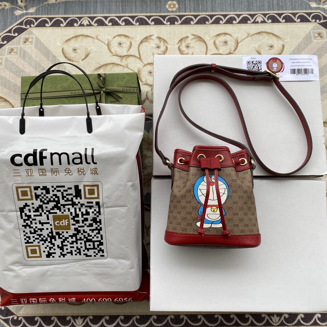 [GUCCI x DORAEMON] 구찌 X 도라에몽 미니 버킷백 647801 2T0AG 8580