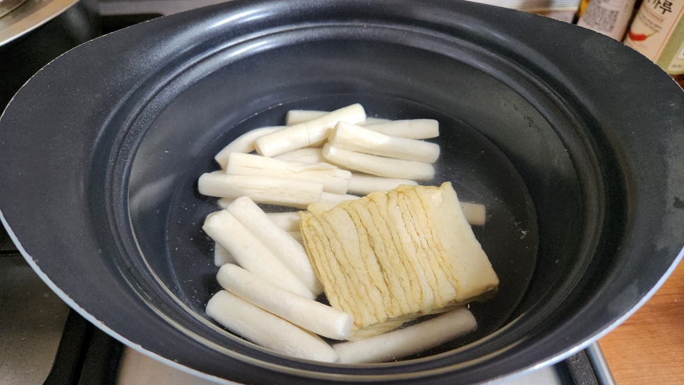 시장 떡볶이에 가깝다고 느껴지는 햇빛찬 파주떡볶이 보통맛 맛있는 밀떡 - undefined - undefined - 냉동보관해도 얼지 않는 가루 소스!! 시장 떡볶이에 가깝다고 느껴지는 햇빛찬 파주떡볶이 보통맛 맛있는 밀떡 - undefined - undefined - 냉동보관해도 얼지 않는 가루 소스!!