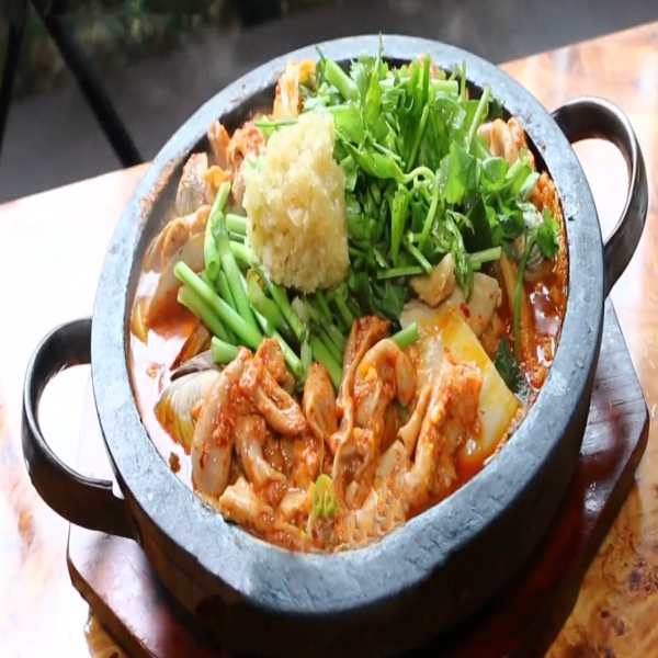  을지로 을지로3가역 맛집 을지로골목집 생방송 투데이 곱도리탕 대곱 닭다리전골 곱창전골 곱우동전골 곱계탕