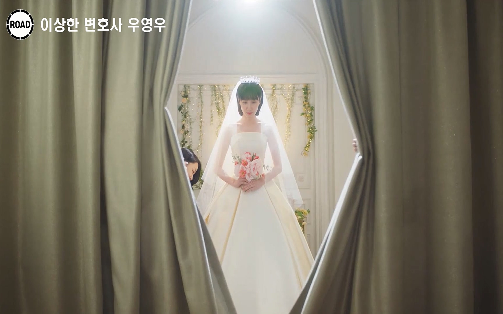 신선한 소재와 깔끔한 전개, 아름다운 결말로 시청율 신기록 세우며 전 세계인의 마음을 울린??이상한 변호사 우영우??시즌1, 《1~16화》 한방에 몰아보기.mp4_20220824_140905.489.jpg