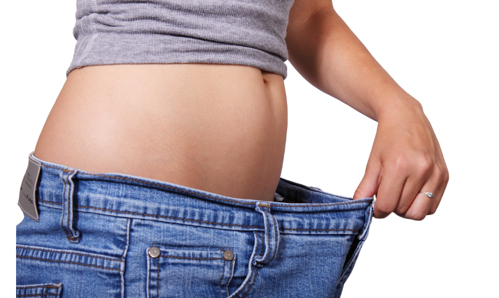 40~50대 노화방지 방법 열량 제한과 단식으로 살을 빼는 여자