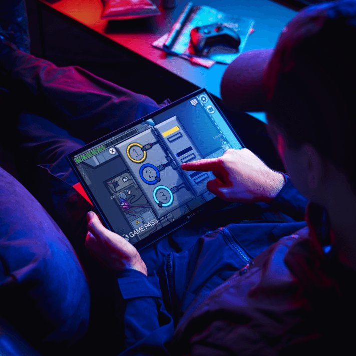 ASUS ROG Flow Z13 무릎에 올려 놓고 게임하는 모습 휴대성