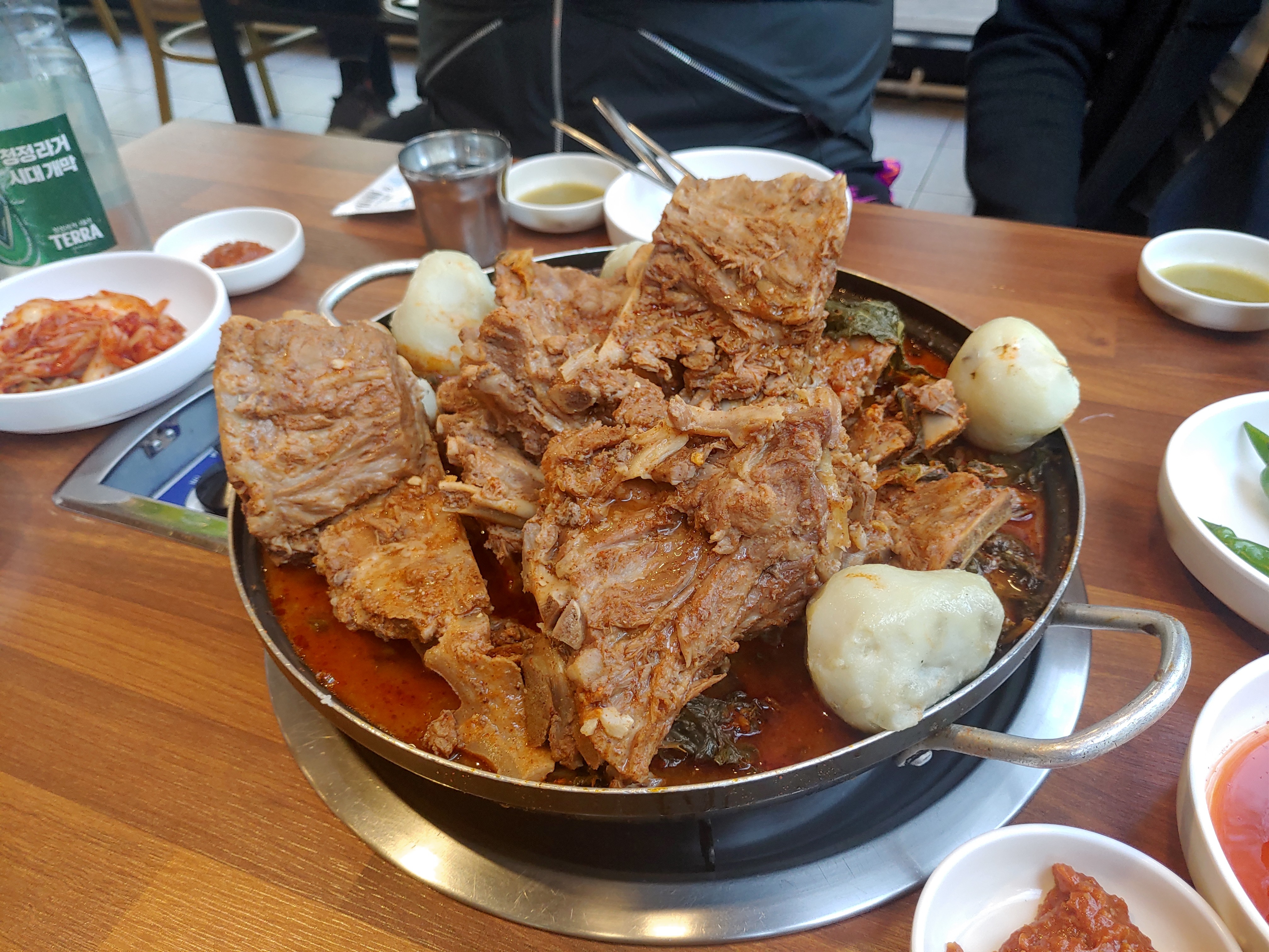  연수동맛집 매운맛 강렬한 진시황 감자탕 리뷰