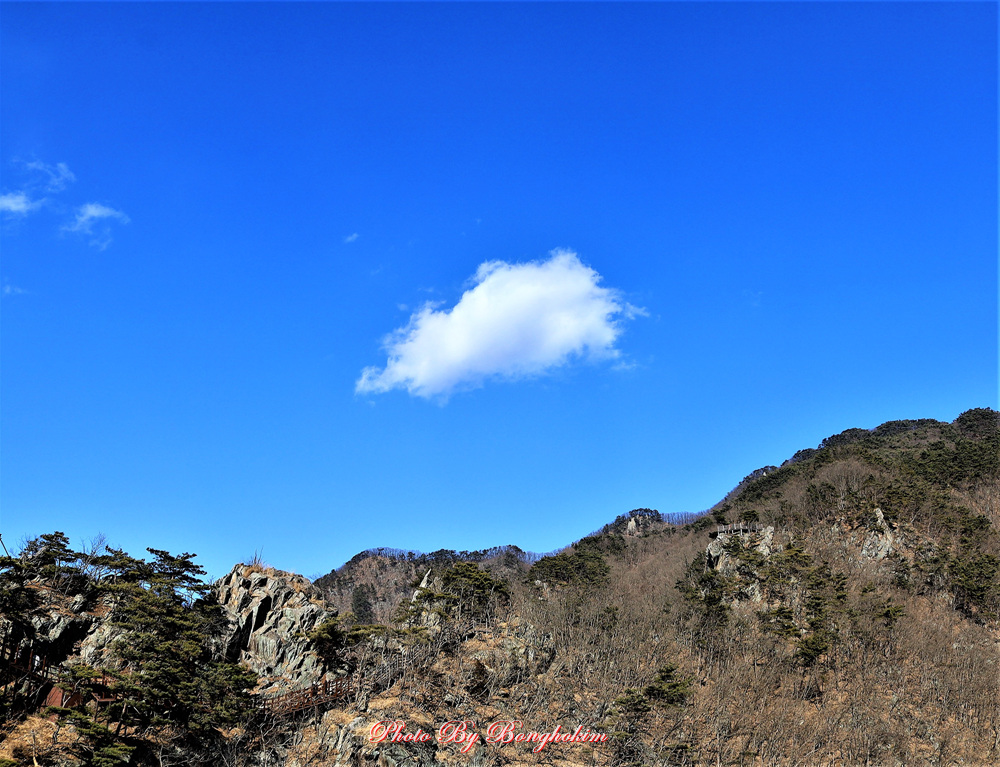  충주여행 수주팔봉 전망대와 출렁다리에서 바라보는 쉬원한 풍경