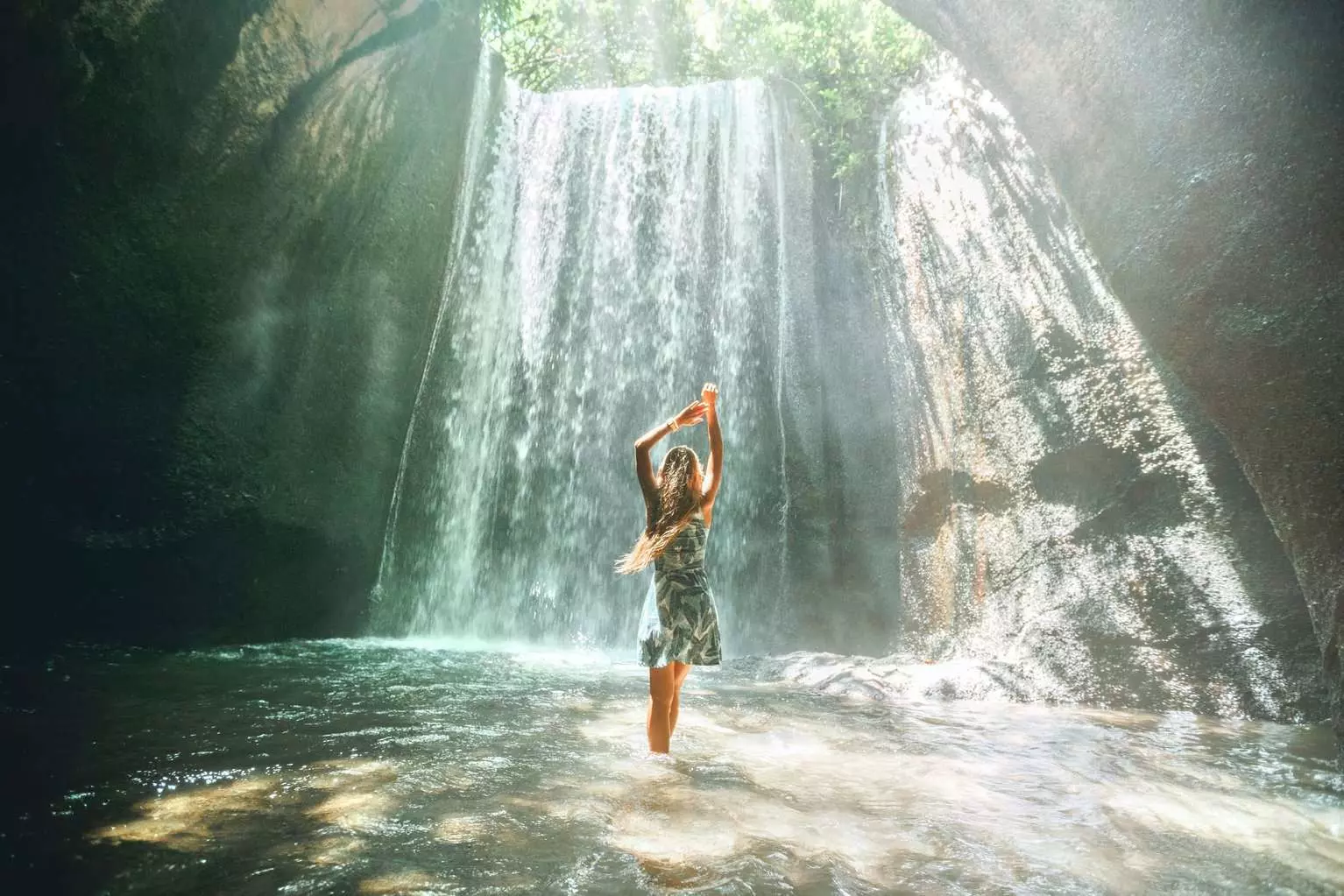 bali-tukad-cepung-waterfall