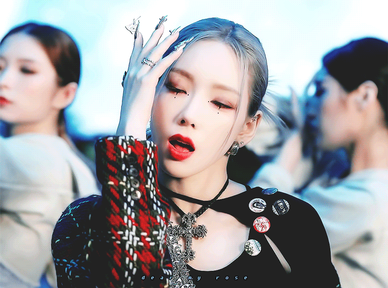  소텨시대 태연의 세 번째 정규 앨범 INVU MV 움짤 gif