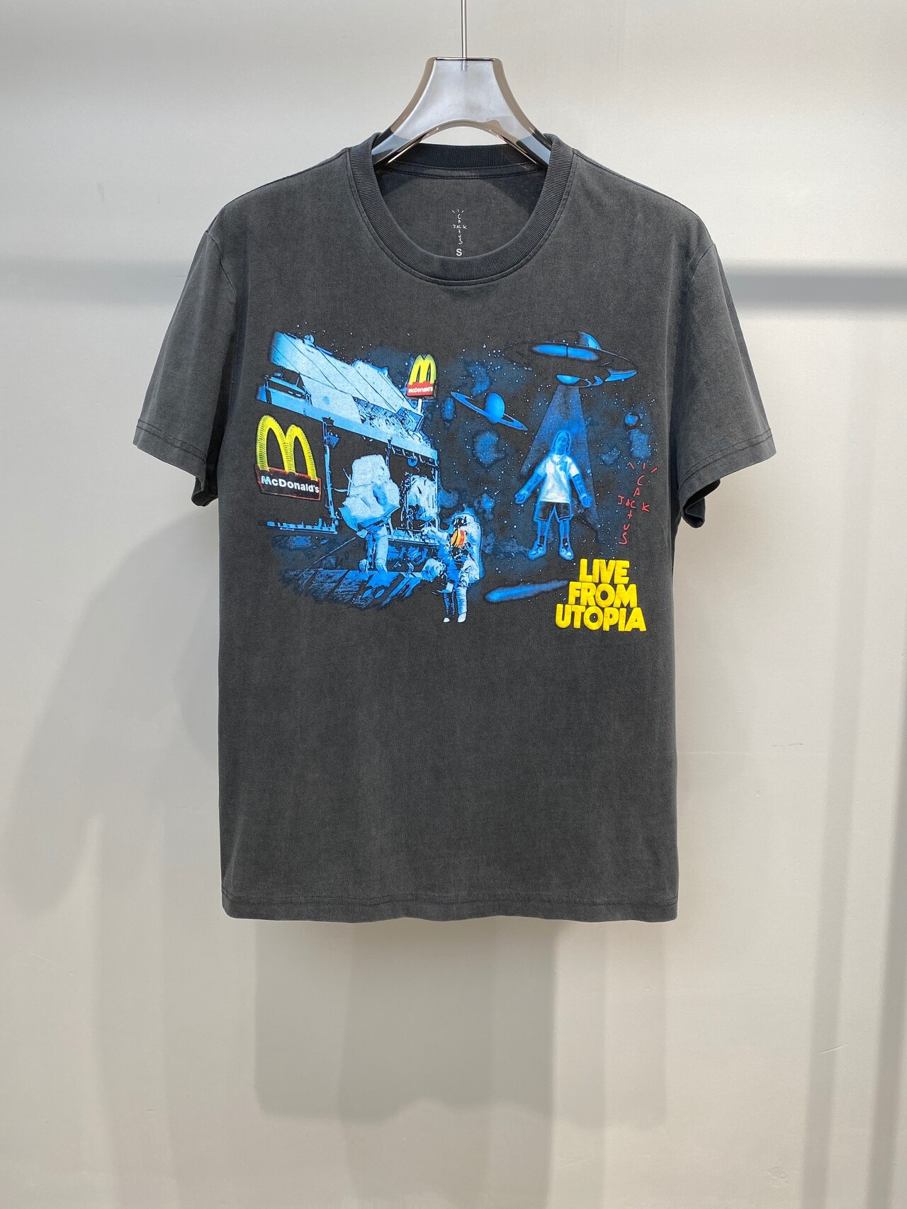  [TRAVIS SCOTT x MCDONALD'S x CPFM] 트래비스 스캇 X 맥도날드 X CPFM 라이브 프롬 유토피아 반팔 티셔츠