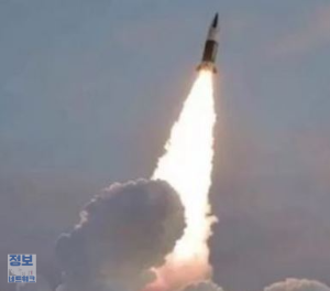 북한-ICBM-발사장면