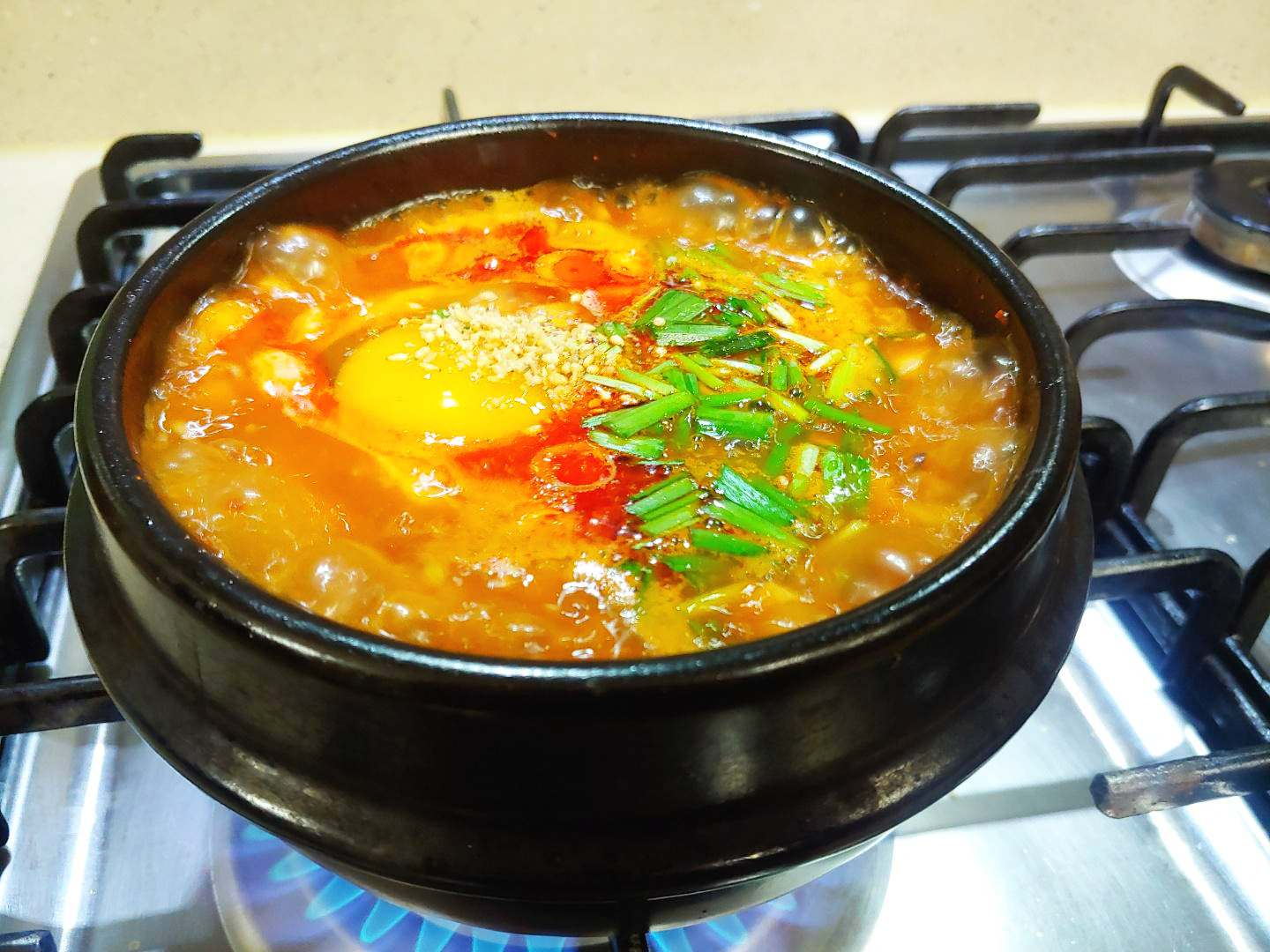  맛집 기사 식당의 비벼 먹는 순두부찌개 레시피