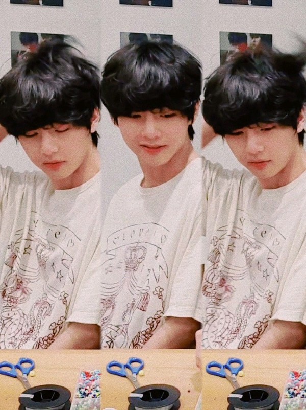  방탄소년단 뷔, 브이앱 깜짝 등장 'SNS 들썩'