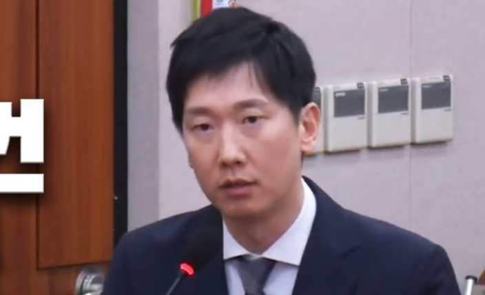 김어준