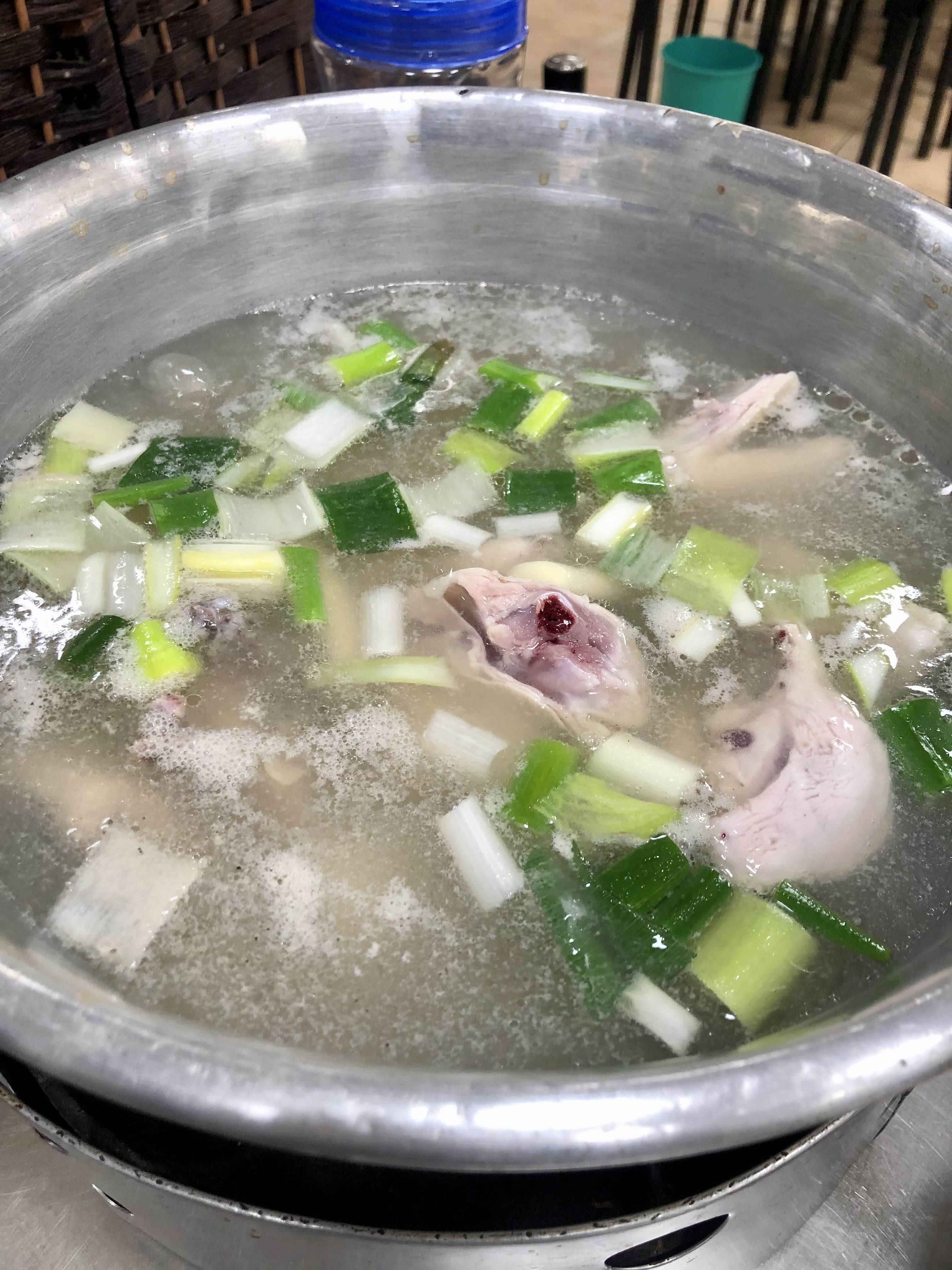  [명동닭한마리본점] 맛집없는 동대문에서 실낱의 희망, 한국인의 소울 명동 닭한마리 칼국수와 소주
