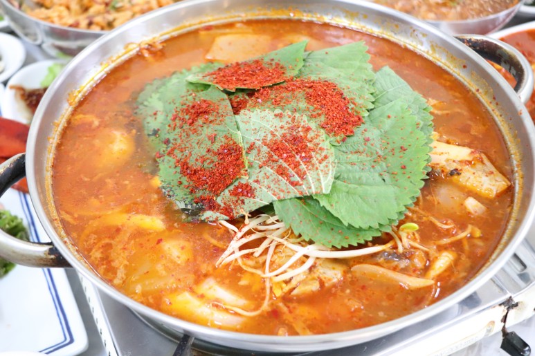 2tv 디너 라이브 정보. 60가지 요리를 먹을 수 있는 충청도 7번지 18