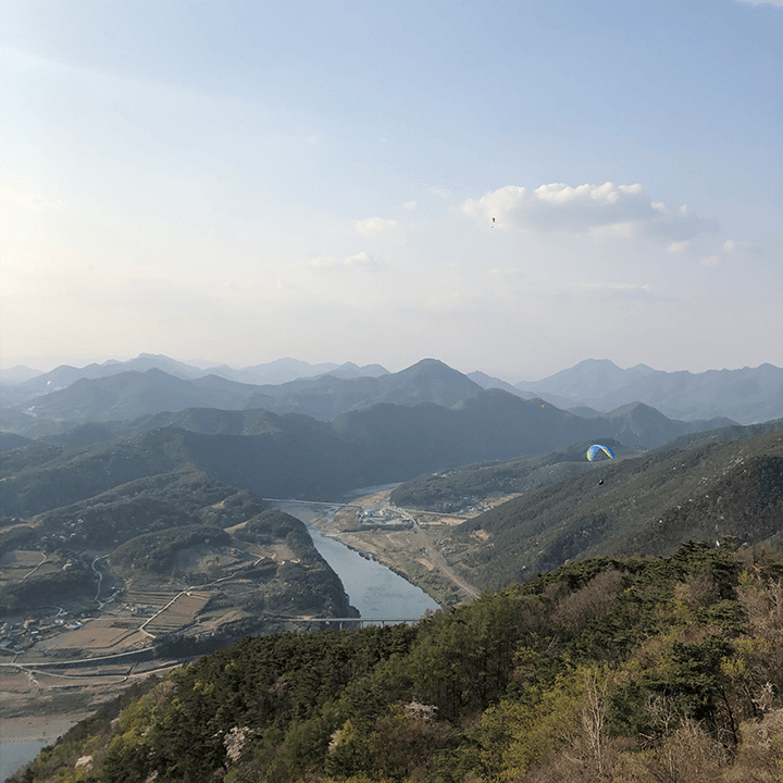 남한강과-산이-함께-보이는-모습