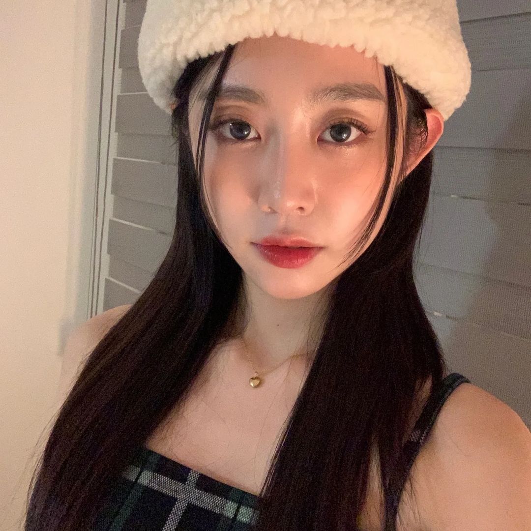  서지수 녹색 끈 체크원피스 몸매 인스타그램 사진