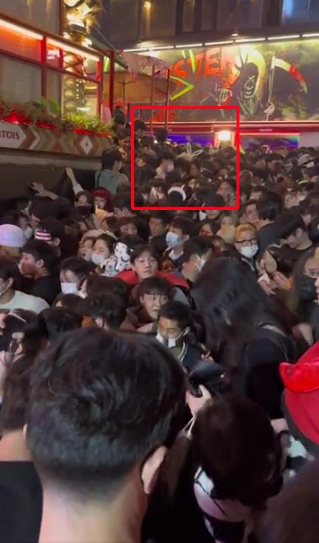  가르마펌 토끼머리띠썰 (이태원 압사 사고 직전 밀침)