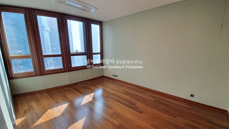 100평 로열층 귀한 가구 55억원 서울숲 고급아파트 임대 갤러리아포레 10
