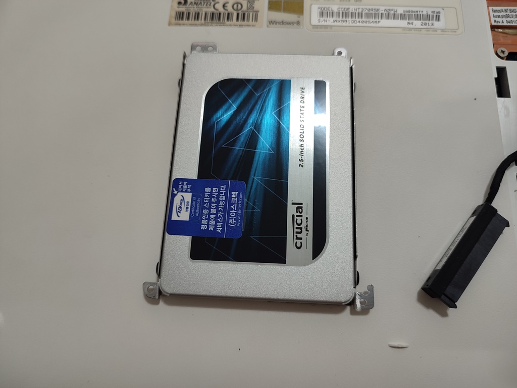 MX500 250GB SSD 교체 장착