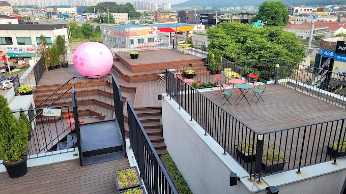 파주 대형 브런치 카페 '레드파이프'