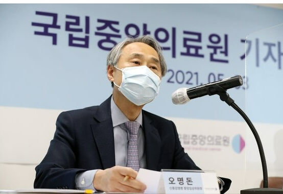  AZ 등 백신 미접종...왜 미루는지...대를 위해서 소를 희생해야 하나
