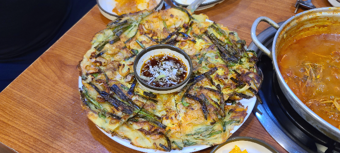 해물파전 옛고매운갈비김치찜 소주안주 저녁식사 매운갈비찜