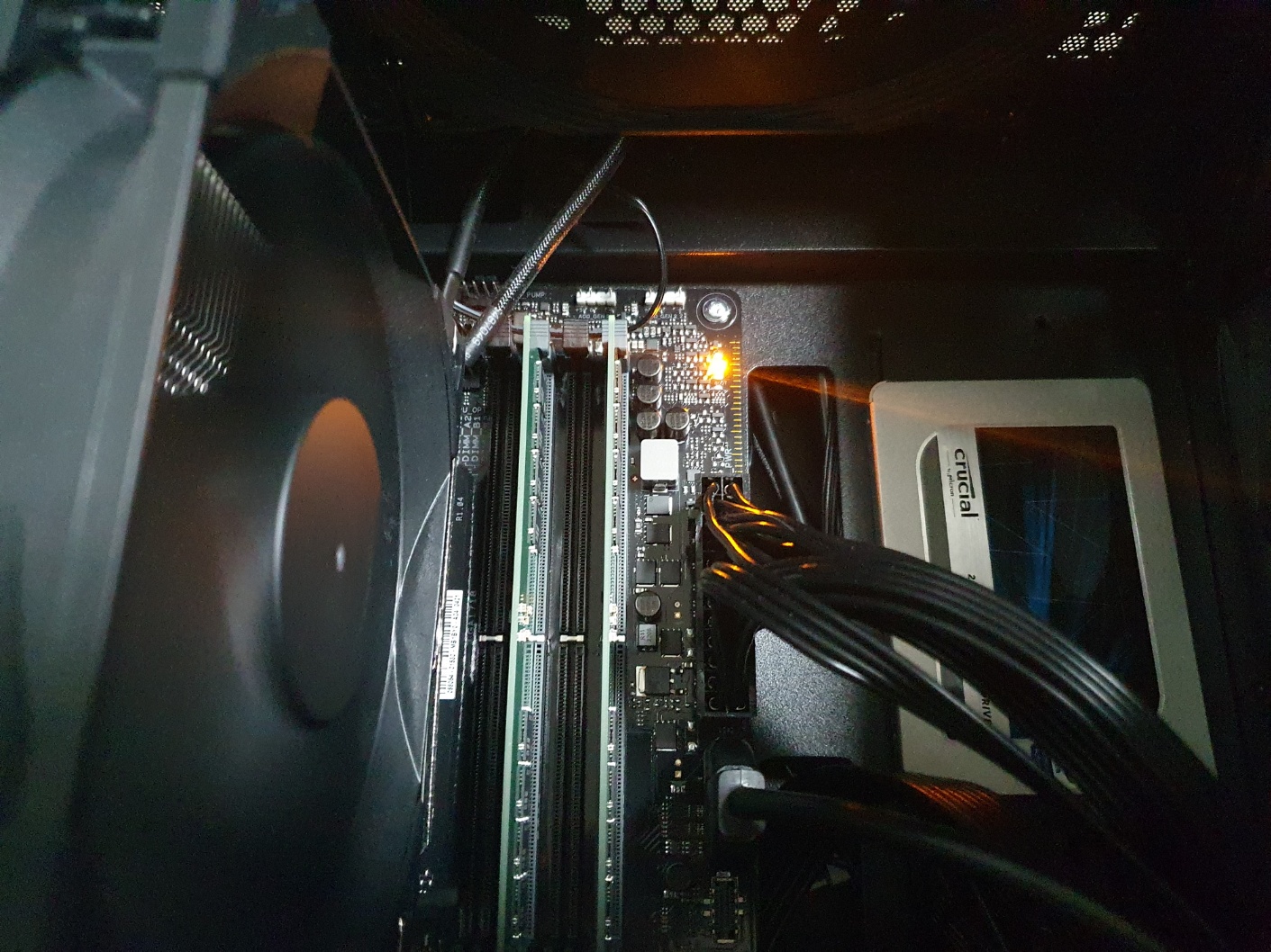 AMD 라이젠 7700X, B650 메인보드, AM5 쿨러 조립, 부팅 실패 Amd 라이젠 7700X, B650 메인보드, Am5 쿨러 조립, 부팅 실패