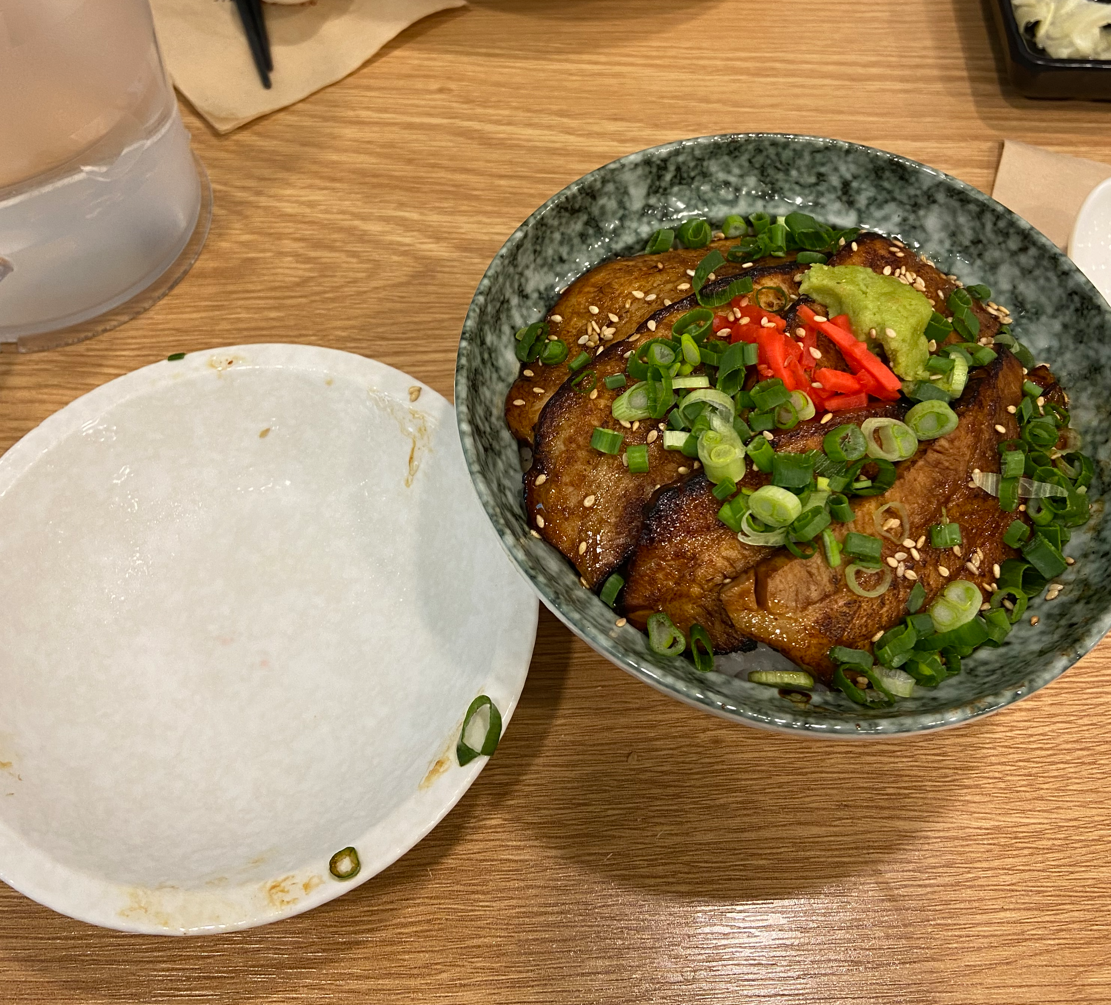 지로 라면 차슈 덮밥