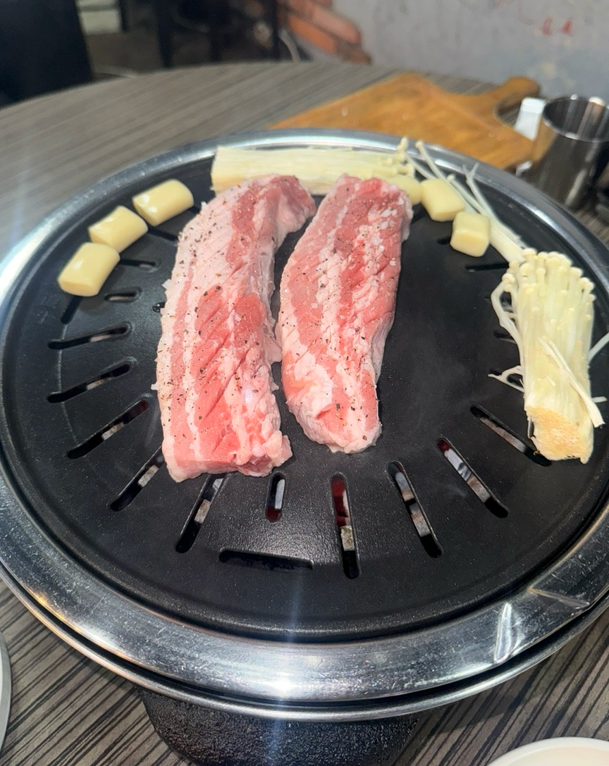 소주한잔돼지 이미지