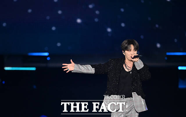 김재중
김준수