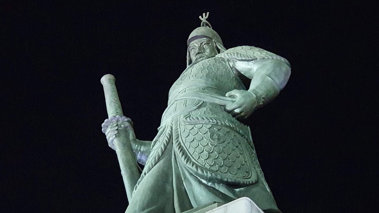 이순신장군의 동상